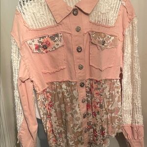POL Pink and White Floral Lace Top